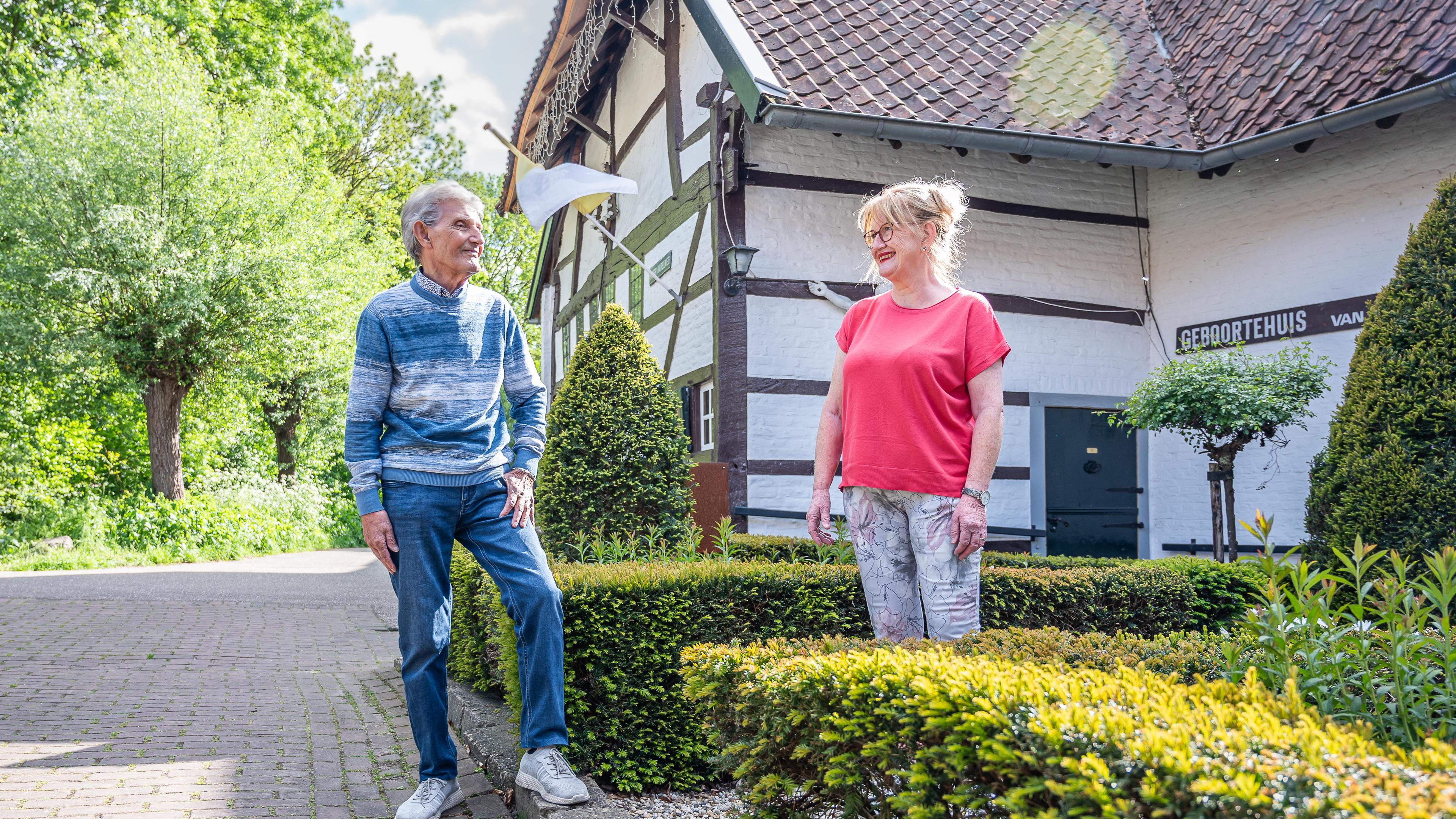 Duo maakt ansichtkaarten voor Pater Karel Kapel in Munstergeleen: ‘In deze wereld vol oorlog en onze